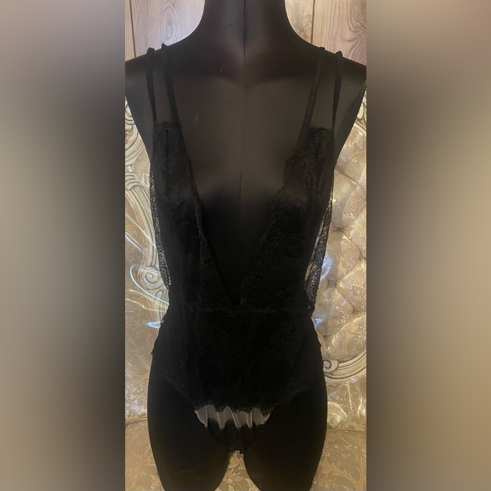 Victoria’s Secret black lace bodysuit L